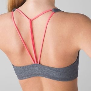 lulumelon 6 Free to Be *Trinity Sports Bra